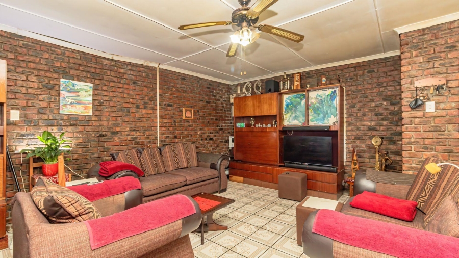 6 Bedroom Property for Sale in Tergniet Western Cape